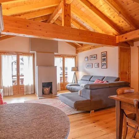 Capucin - A 3 Bedroom Mountain Loft Apartment Chamonix