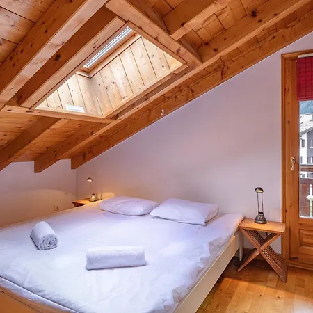 Apartment Capucin - A 3 Bedroom Mountain Loft Chamonix