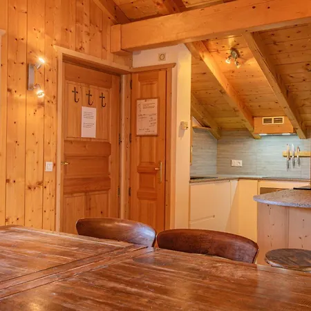 Capucin - A 3 Bedroom Mountain Loft * Chamonix