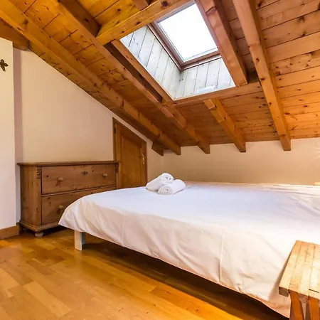Apartment Capucin - A 3 Bedroom Mountain Loft Chamonix