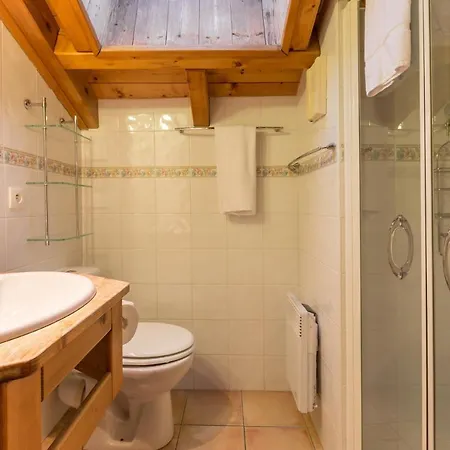Capucin - A 3 Bedroom Mountain Loft * Chamonix