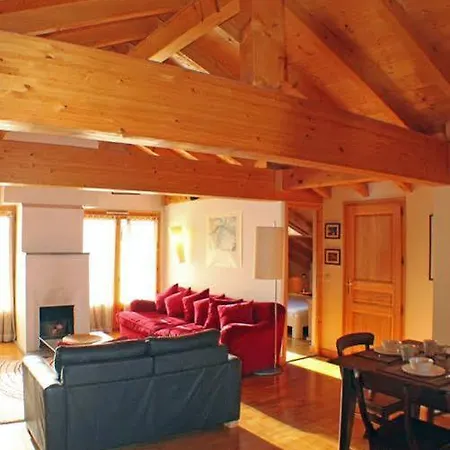 Capucin - A 3 Bedroom Mountain Loft Apartment Chamonix