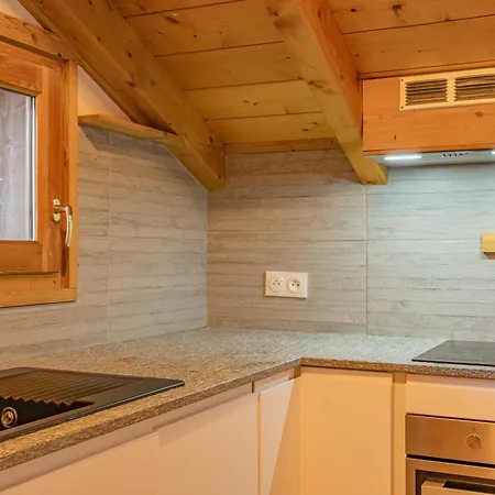 Capucin - A 3 Bedroom Mountain Loft Apartment Chamonix