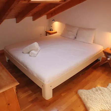 Capucin - A 3 Bedroom Mountain Loft דירה