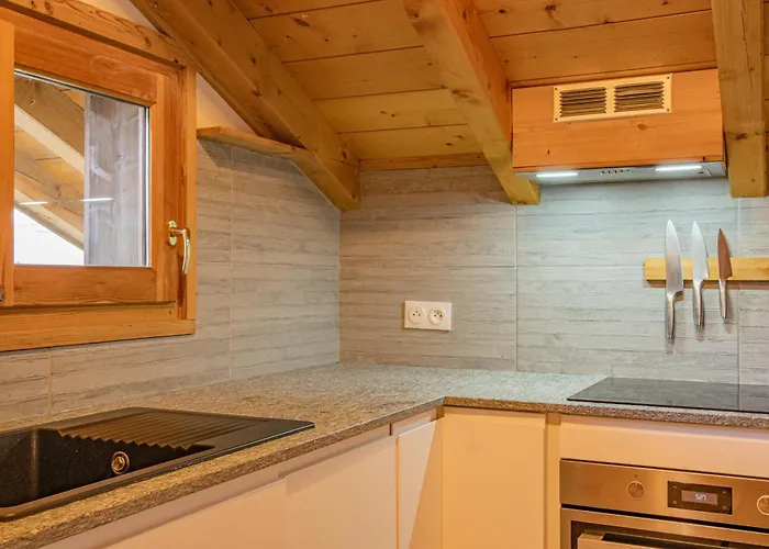 Capucin - A 3 Bedroom Mountain Loft Apartment Chamonix